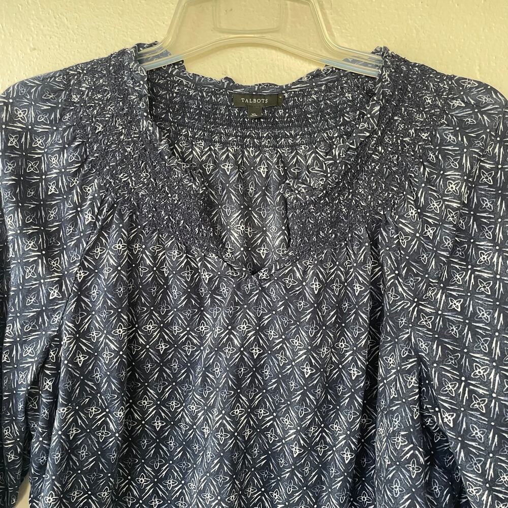 Talbots size L (Runs small) Smocked Babydoll blouse blue - Picture 3 of 10